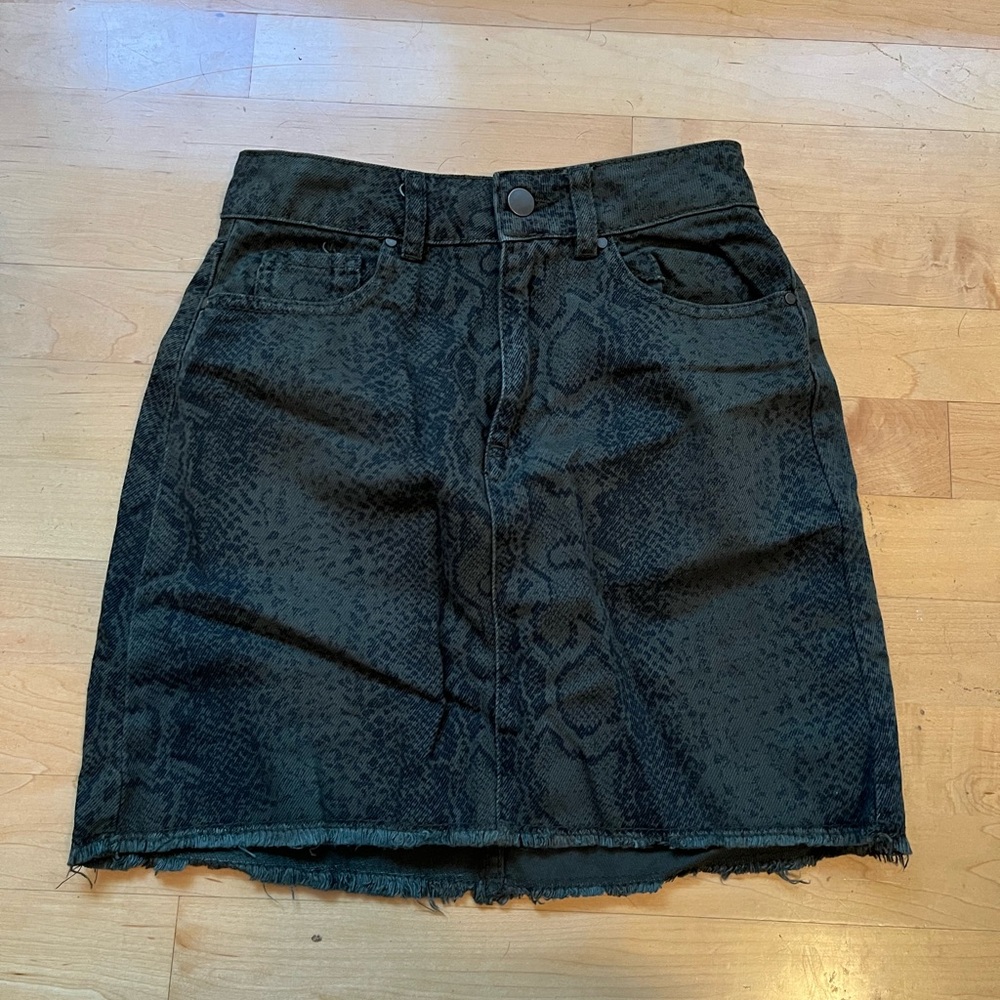 Hollister - Ultra High Rise Skirt